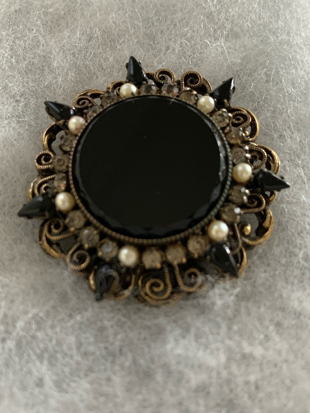 VINTAGE ORIGINAL BY Robert   Glass Brooch/Pendant  Signed On Back